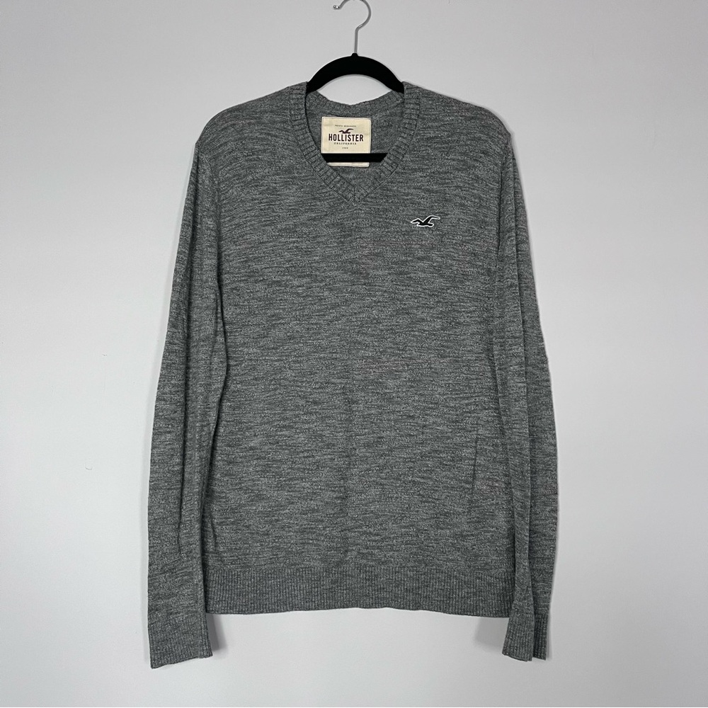 Vintage/Y2K Men’s Thin Hollister Sweater Size L Grey Colour Soft & Cozy